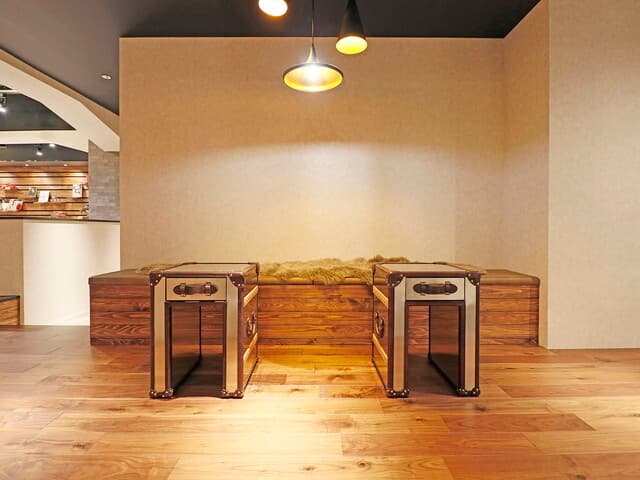 共用部_待合スペース。上品でお洒落なスペースで、来訪される方にも好印象を与えられます。