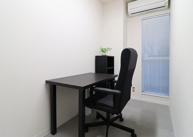 専有部_個室。家具付きのお部屋です。