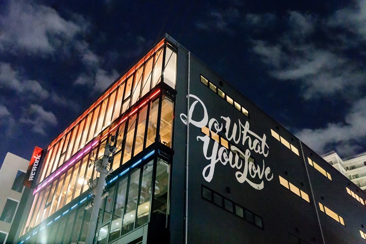 外観_外壁のデザインがオシャレです。©WeWork