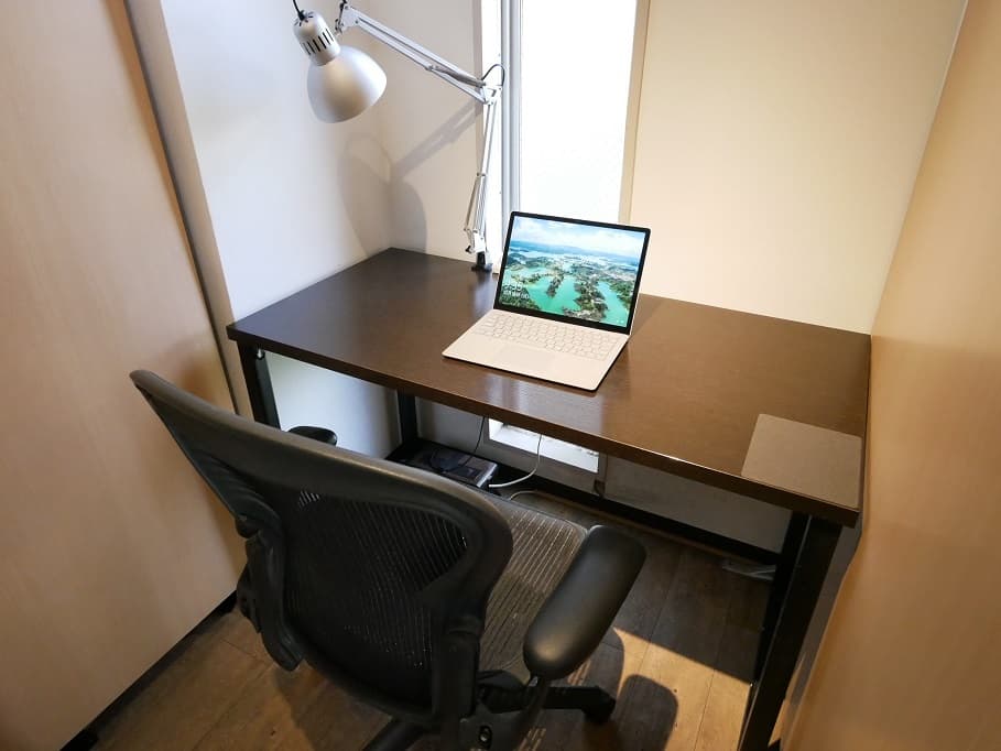 desk2