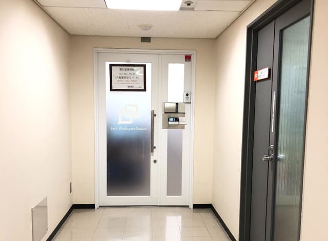 BUSICO梅田エントランス_落ち着いた印象のエントランス