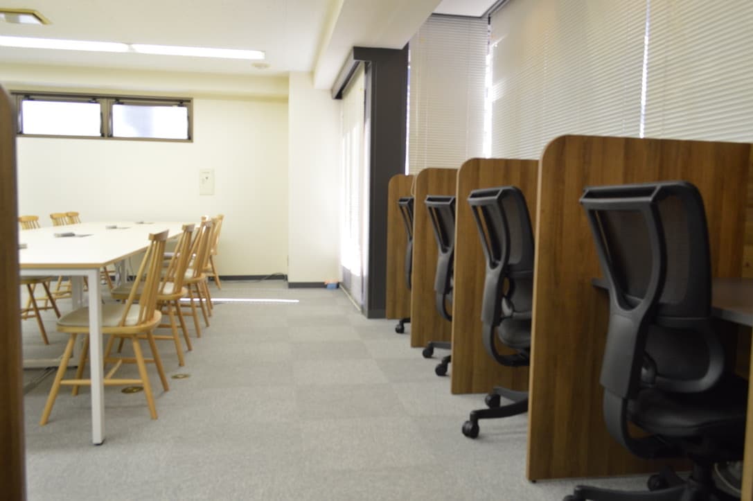 専有スペース_個室。最大23名収容することが可能です。