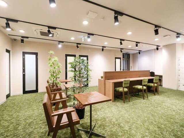 無料ラウンジ