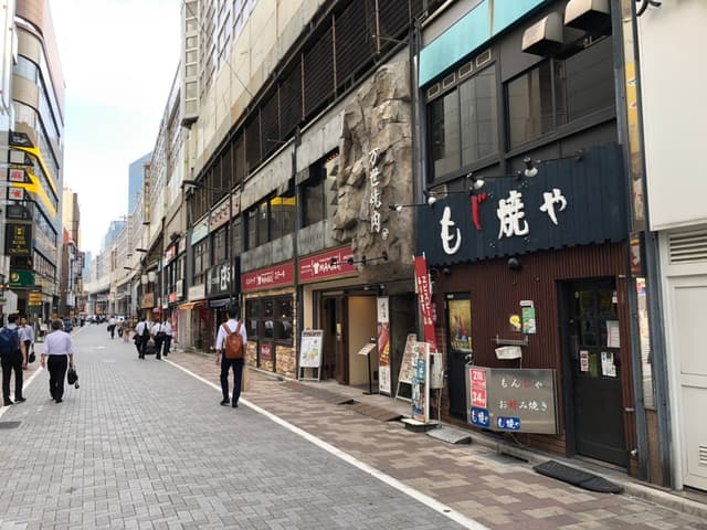 近隣の飲食店_最寄りの神田駅周辺は味のある居酒屋やお食事処が充実しています