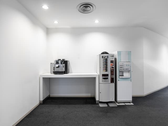 設備_ドリンクサーバーが設置され、休憩時や気分転換の際にご利用いただけます。