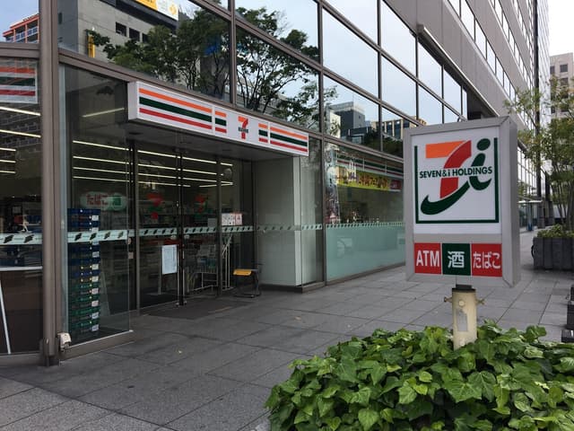近隣のコンビニ_セブンイレブン 博多三井ビル店(徒歩3分)