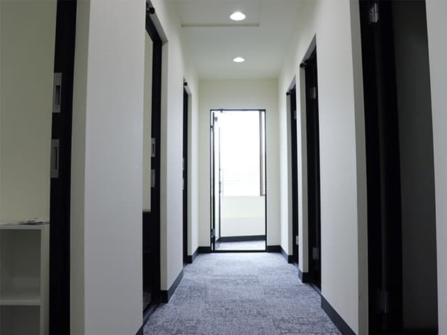 共用部_廊下。各部屋につながる廊下です。