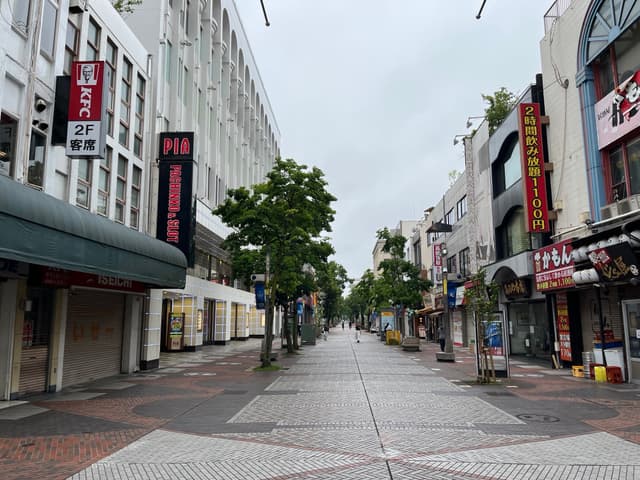 伊勢佐木モール商店街(徒歩2分)お食事・お買い物に便利です