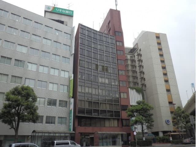 外観_視認性が高いビルのため、来客者様にも案内しやすくなっています。