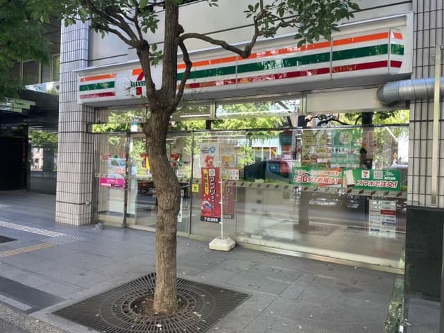 近隣のコンビニ_セブンイレブン 神谷町駅東店 (徒歩2分)