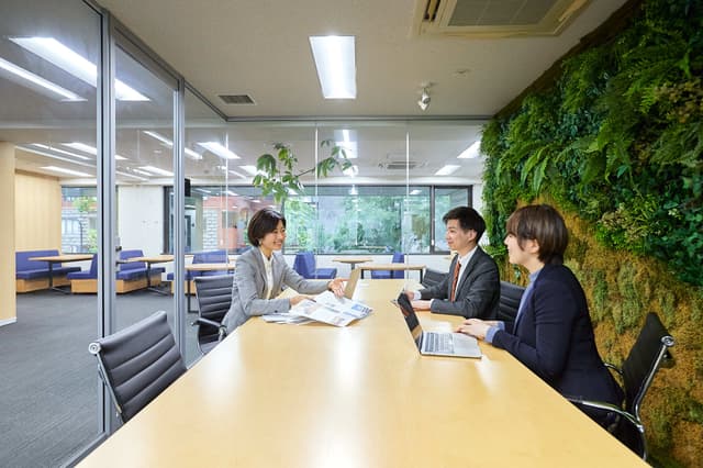 最大10名まで利用可能な会議室