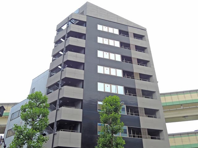 外観_横浜駅から徒歩7分の場所にあります。