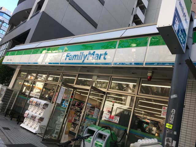 コンビニ_ファミリーマート四ツ橋北堀江一丁目店_