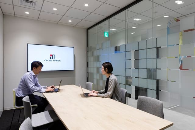 会議室_社内会議やお客様との打ち合わせ等々、様々な用途にご自由にご利用いただけます