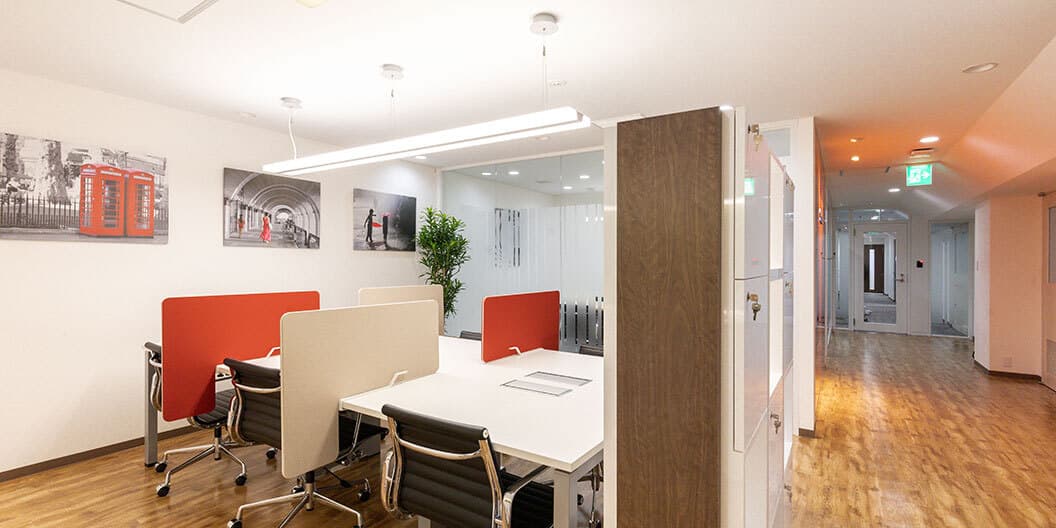 Regus-Photoshoot_OpenOffice-Osaka-Higobashi-5475_Osaka_Japan_Coworking-area_Without-people-2