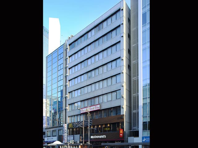 外観_地上9階建てのビルです©Regus