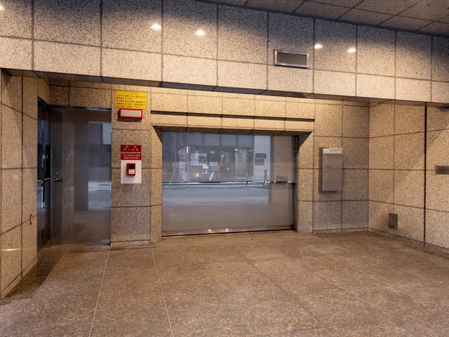 設備_駐車場。機械式駐車場が設置されており、車を利用してのアクセスもスムーズに行えます。