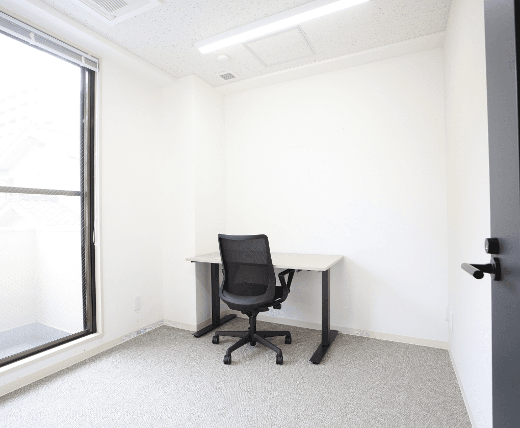 専有部_個室。追加料金なしで法人登記可能です。※家具はイメージです。