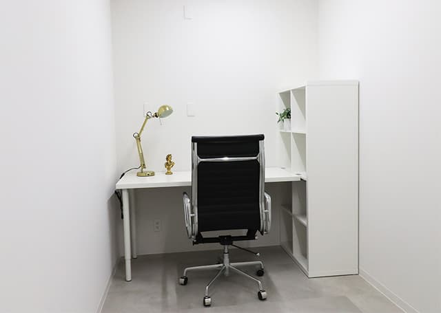 専有部_1名用個室(家具付き)
