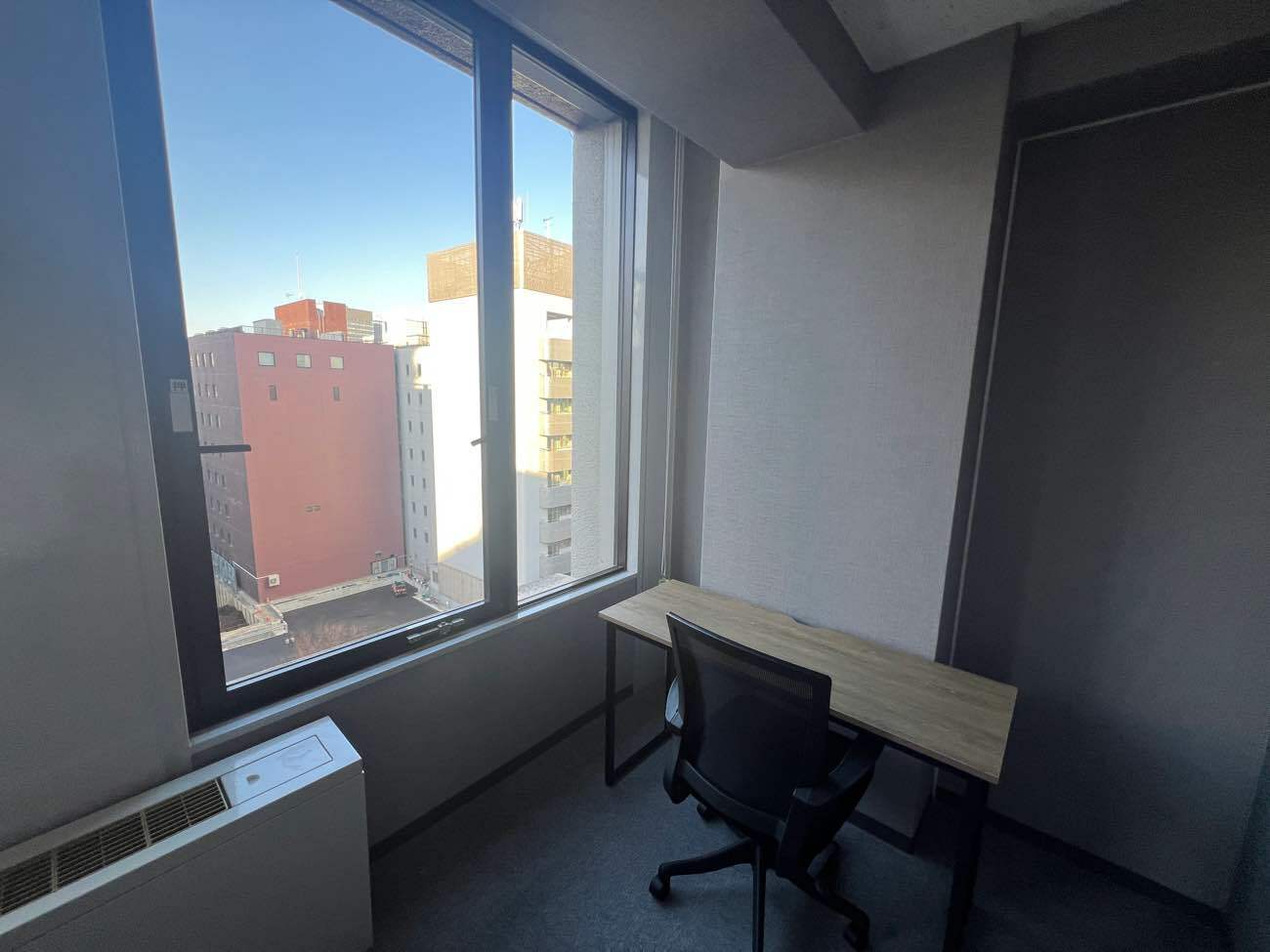 専有部_個室。窓ありで明るく開放的な空間です。