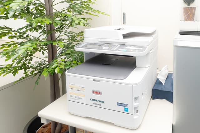 設備_有料でコピー、プリント、FAXを利用できます。