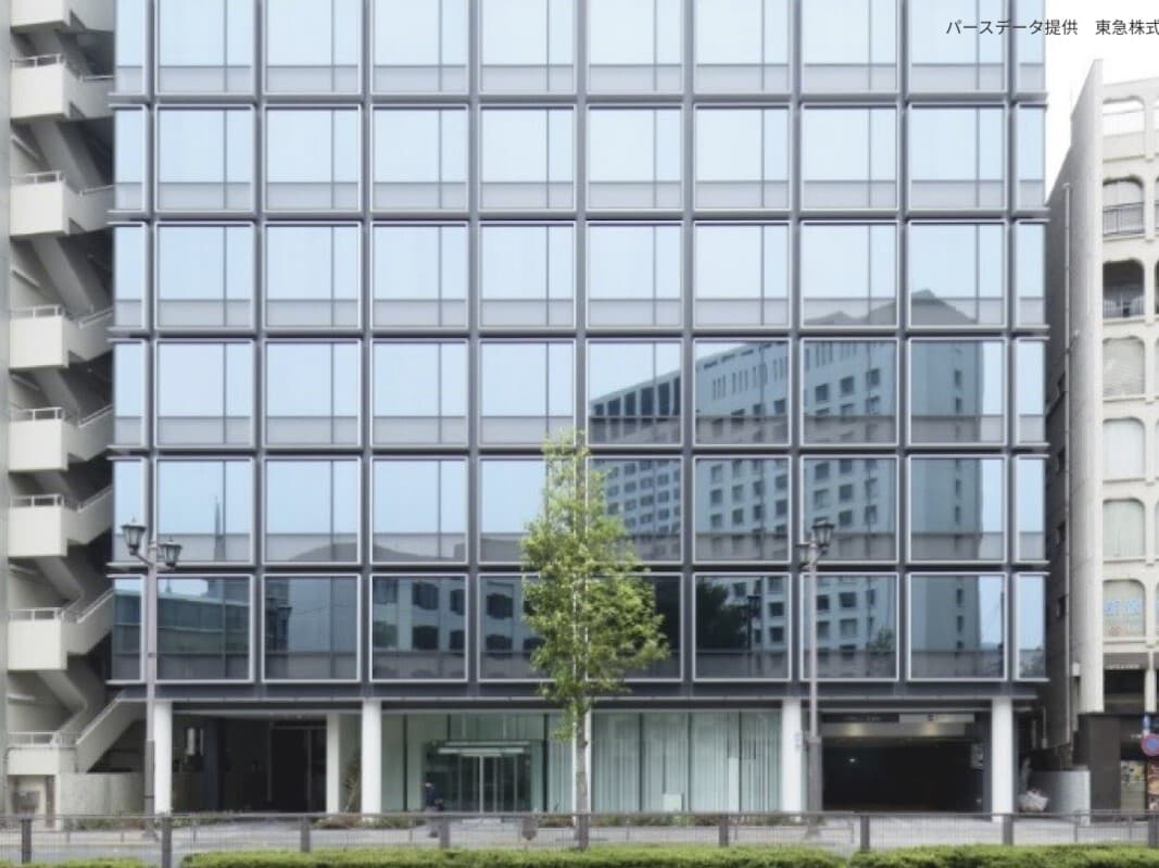 外観_四ツ谷駅から徒歩2分の好立地です。©WeWork