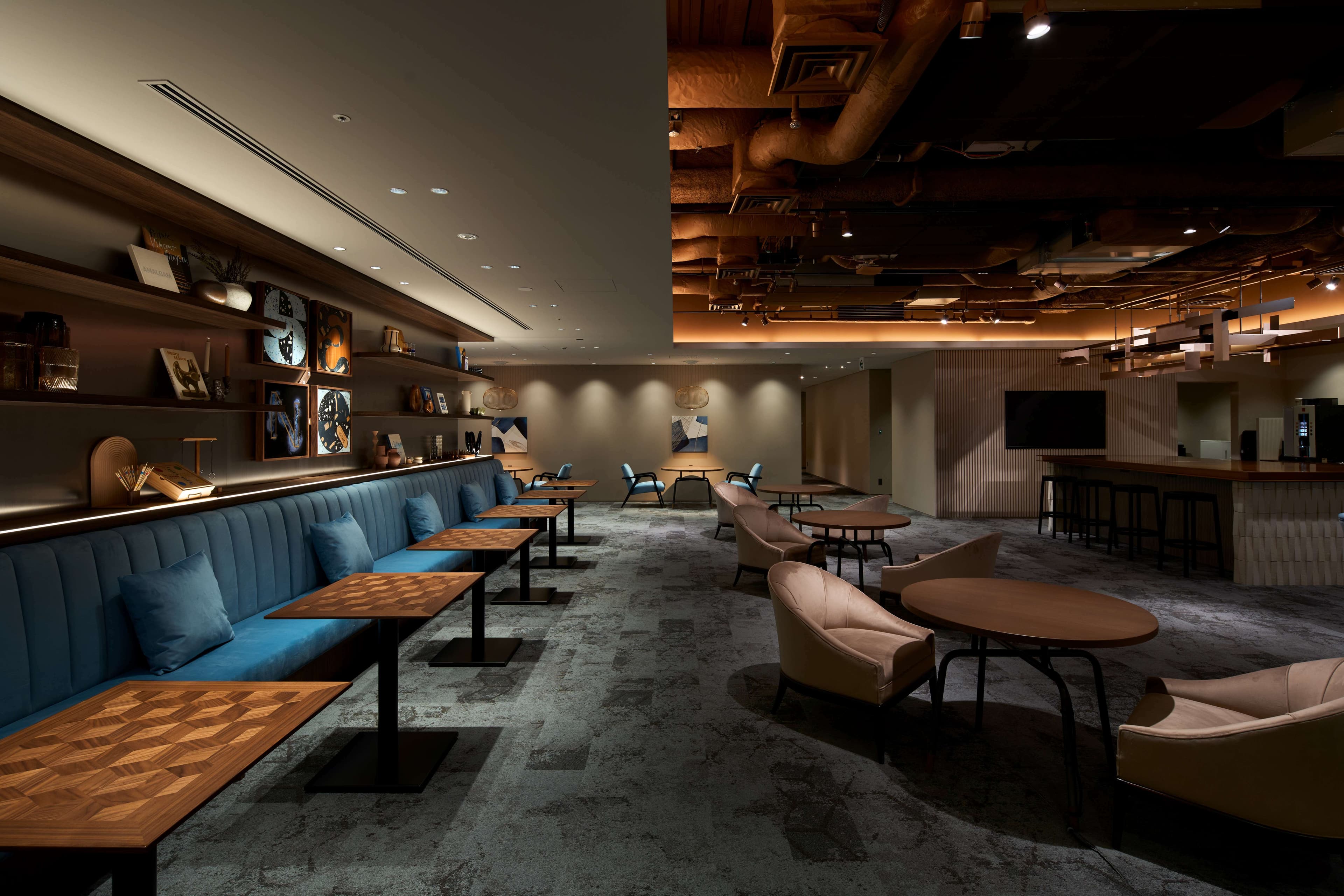 共用部_ラウンジ。ミーティングや作業はもちろん、来客対応も行うことができます。