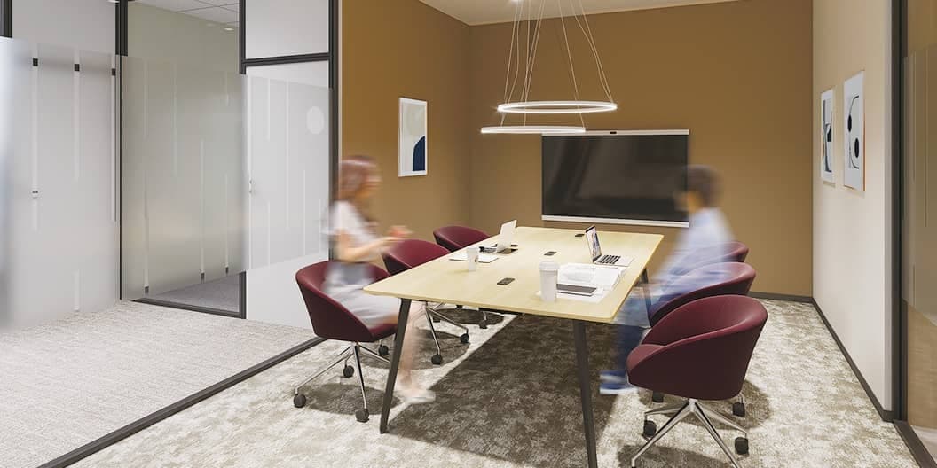 共有部_会議室。会議、面接、取材、セミナーなど様々なシーンで活用できます。※画像はイメージです。©Regus