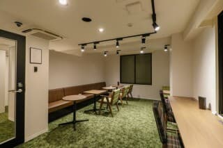 無料ラウンジ