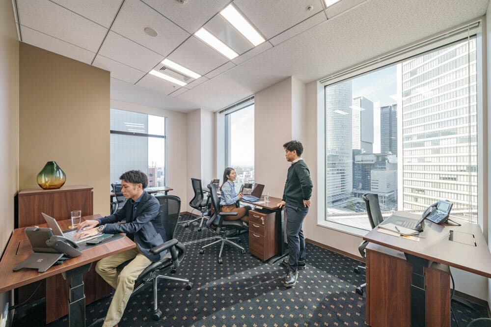 プライベートオフィス_こだわりのオフィス家具と防音機能の整えられたプライベートオフィスです