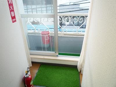 内観_喫煙所もございます。