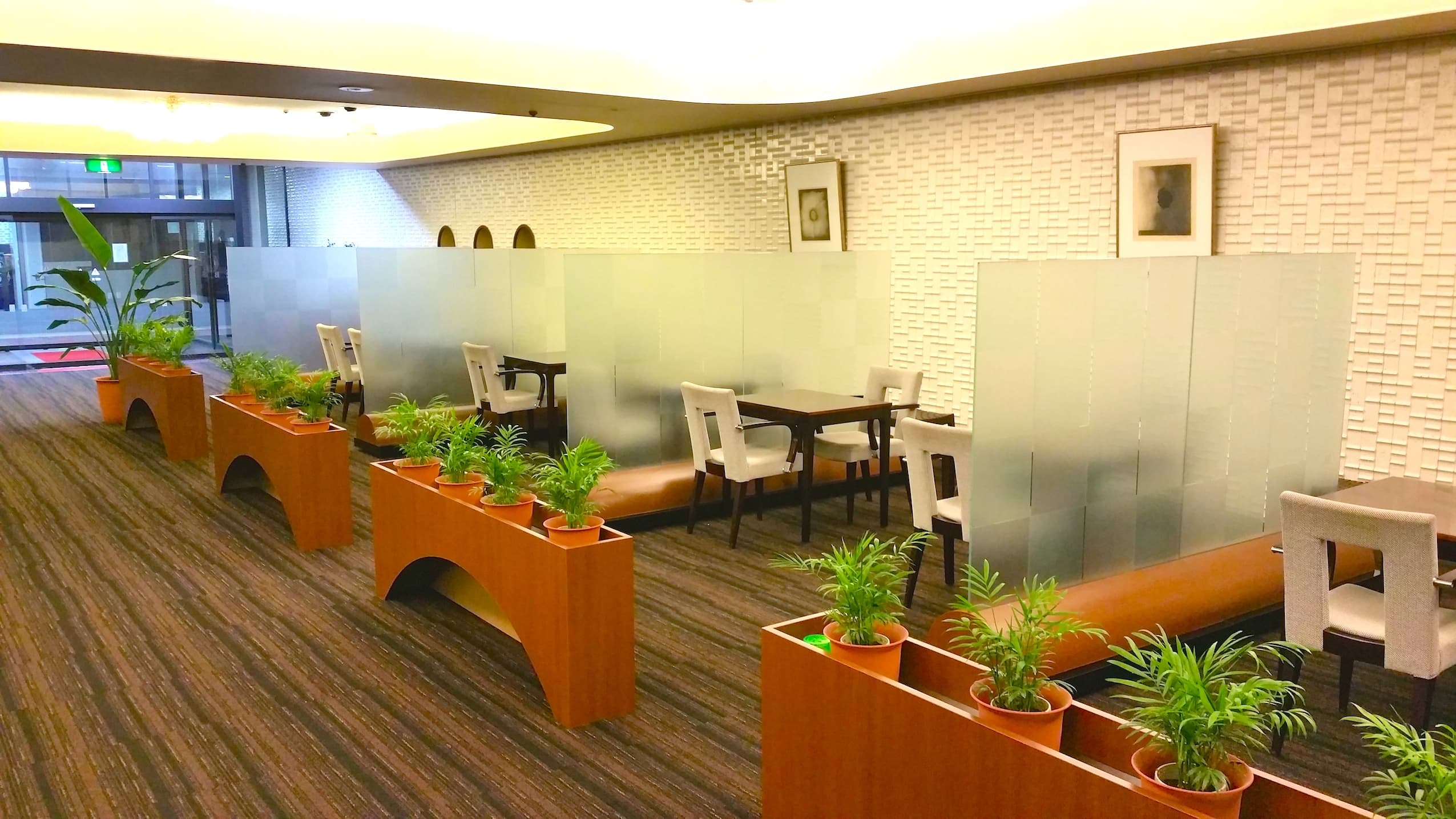 ロビー_おだやかな時間の薙がれるロビーです