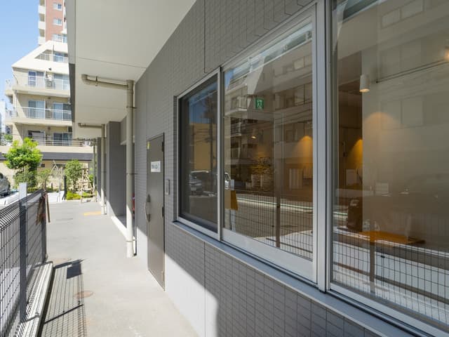 外観_オフィスはマンション1Fにございます。