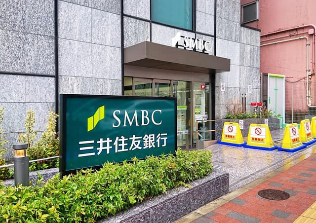 近隣の銀行_三井住友銀行高田馬場支店(徒歩5分)
