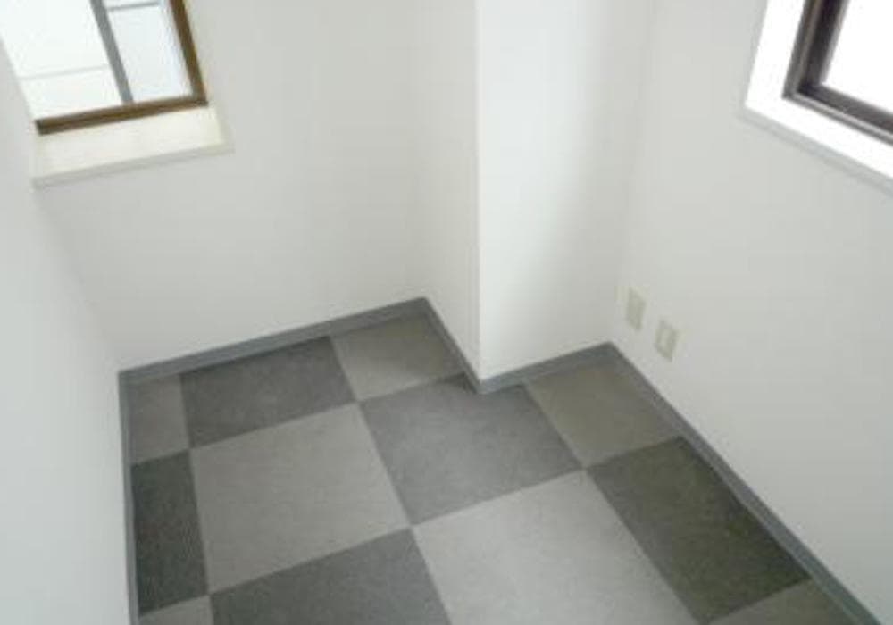 個室_2名個室です。窓があり、狭さを全く感じません。