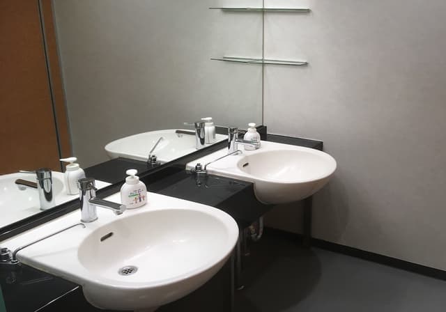 トイレ_どこかラグジュアリーな雰囲気を感じられる作りとなっています。