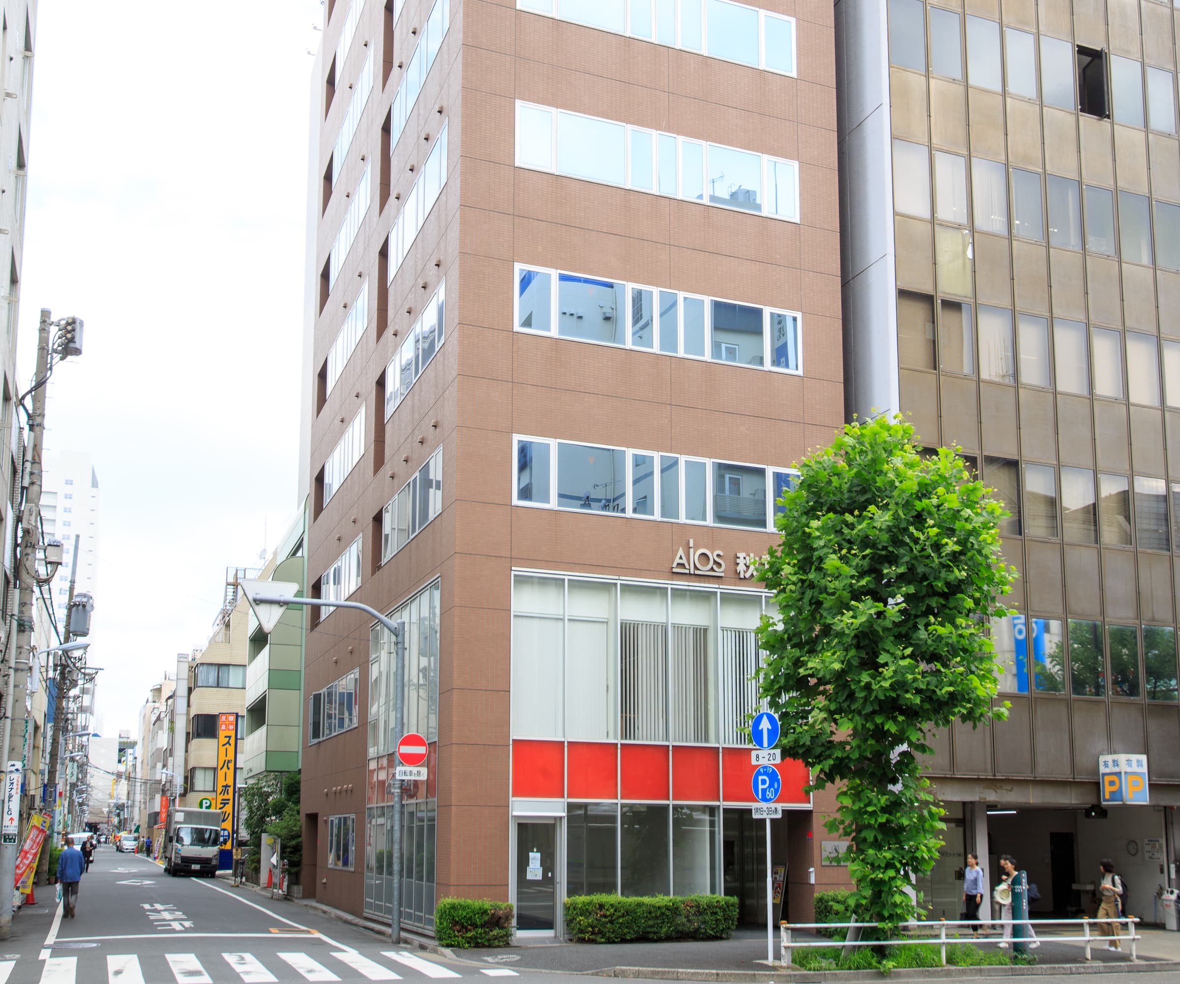 外観_角地にあり日当たりもよく視認性が高い立地となっています。