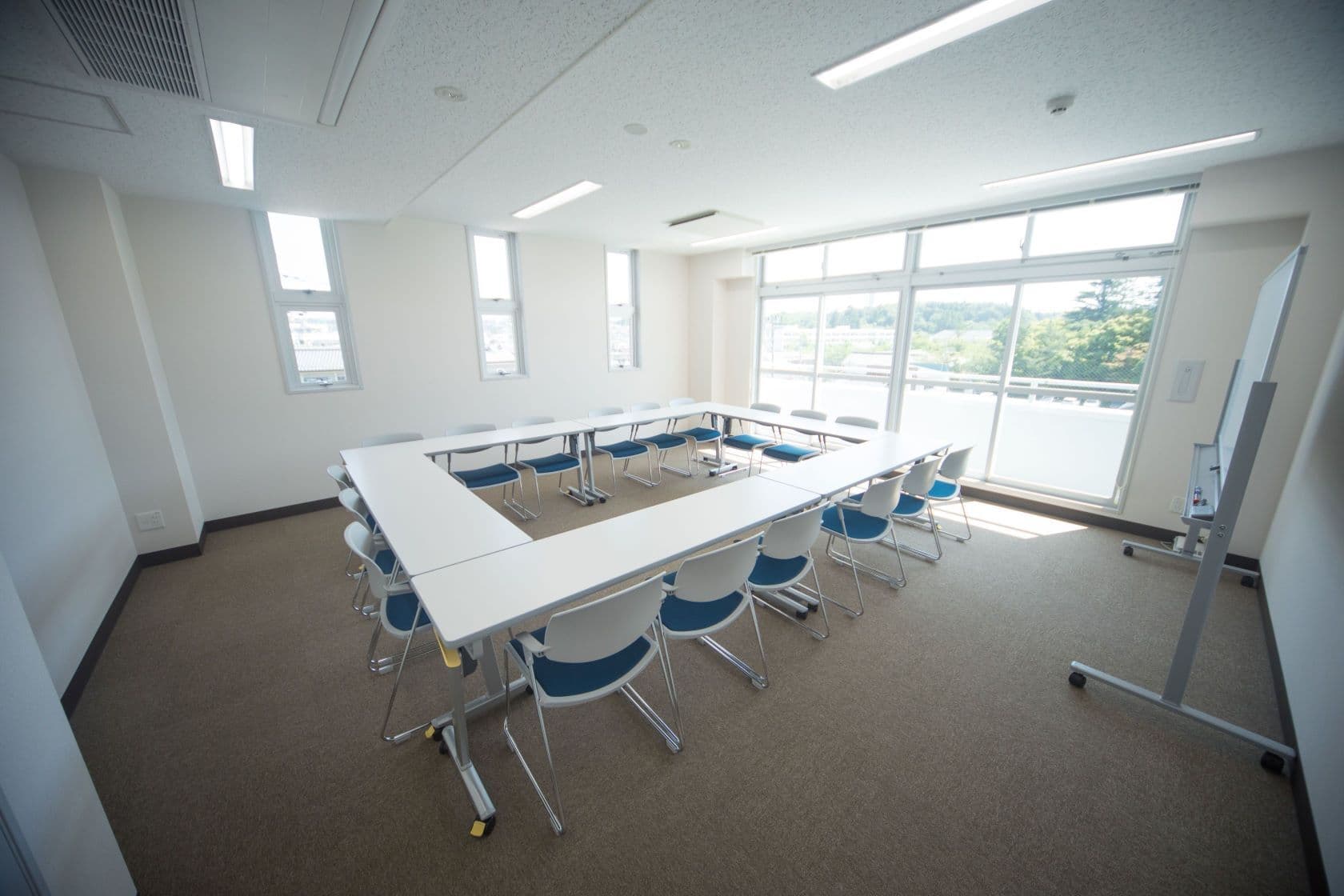 共用部_会議室。月5時間まで使用可能です。
