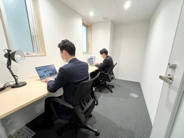 個室_ご契約者様専用フロアと個室の二重ロックでセキュリティ万全です。