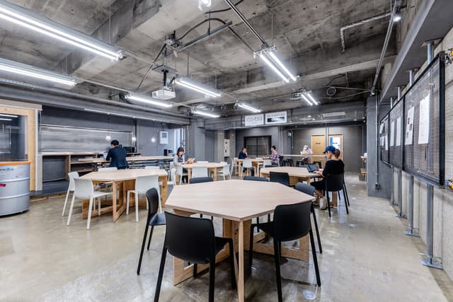 フリーアドレス_大型のフリーアドレスはイベントスペースとしてもご利用いただけます