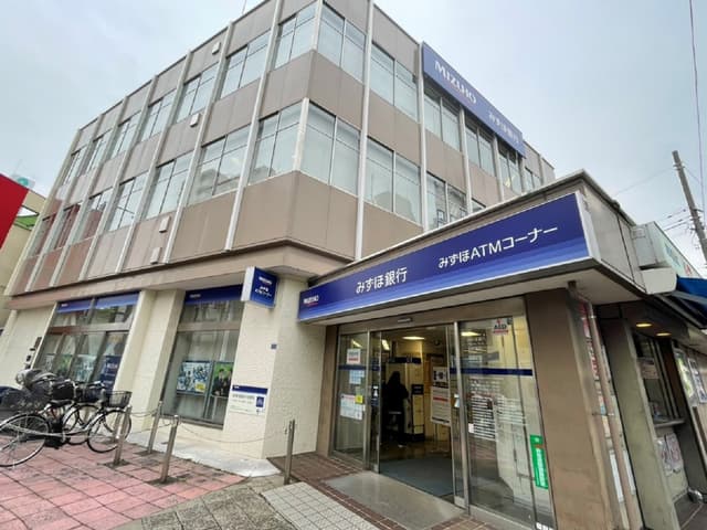 近隣の銀行_みずほ銀行 蓮根支店(徒歩2分)