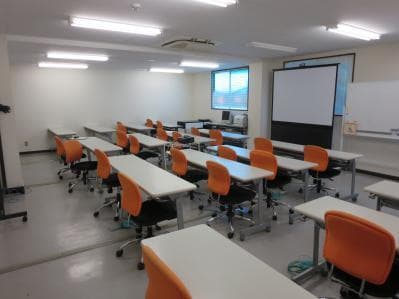 個室_4階にあるオフィスで約48名でご利用いただけます。©️kasegroup