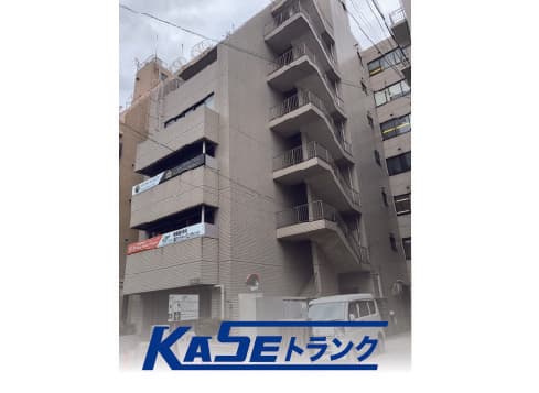 外観_グレーのタイル張りの外観です。周辺が静かなので集中して作業することができます。