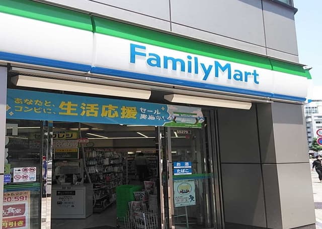 近隣のコンビニ_ファミリーマート 丸の内大津通天 (徒歩1分)