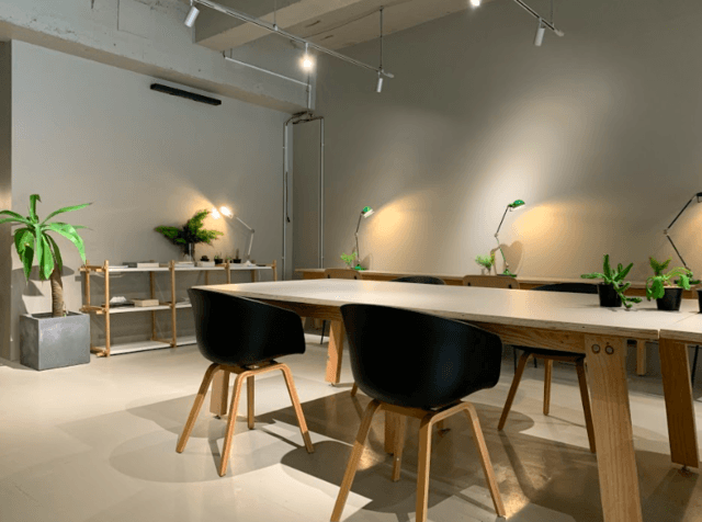 共用部_ラウンジ。簡単な会議なども可能です。