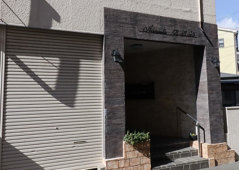 外観_吹田駅から徒歩4分に位置しています。