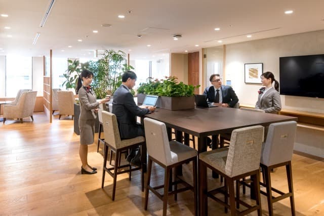 EO新橋_ラウンジ2