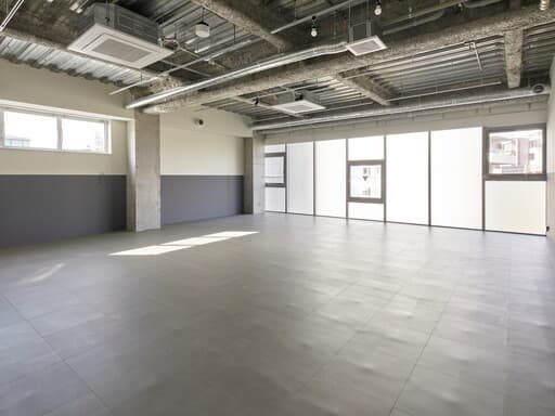 個室_採光も十分な開放的な個室が利用できます。
