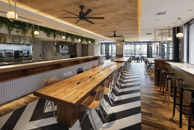 2F カフェテリアスペース