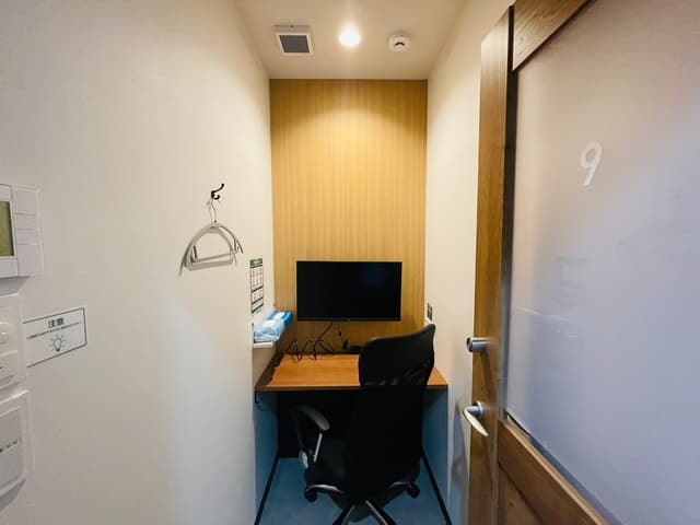 専有部_1名用個室。家具付きです。